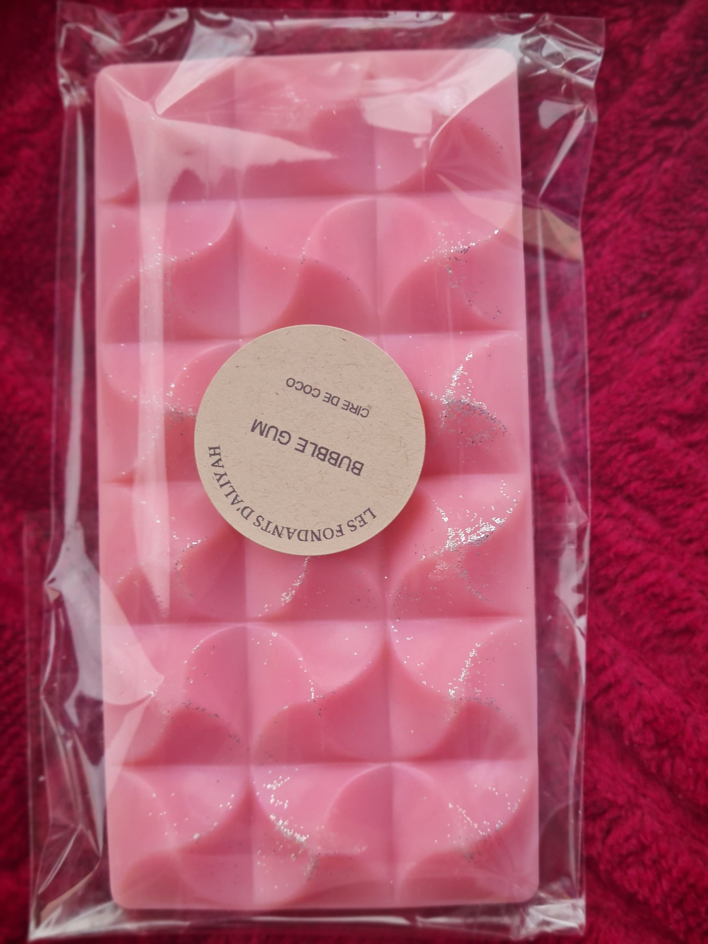 Scented fondant chocolate bar